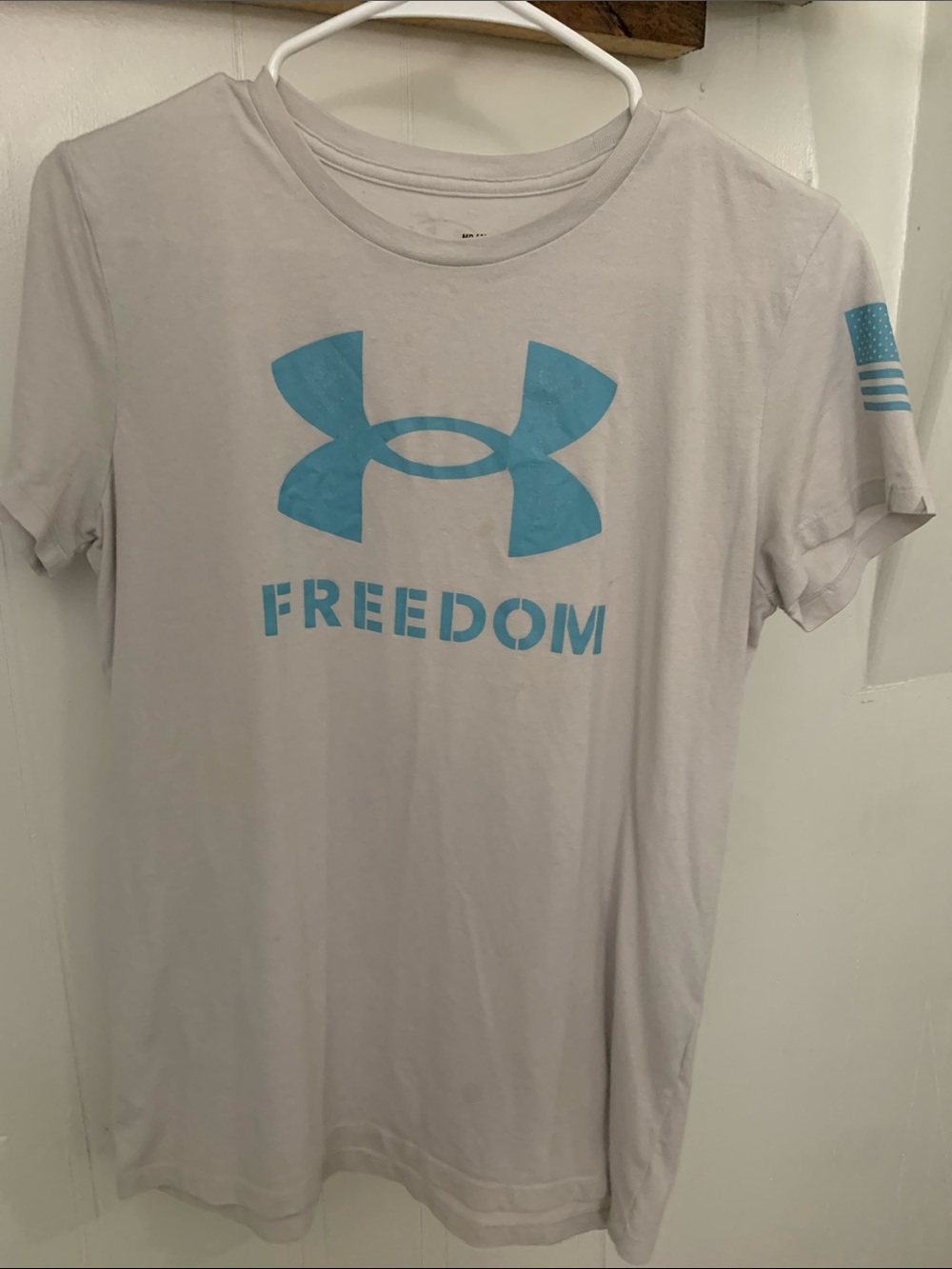Under Armour Light Gray Short Sleeve Tee with Blue Logo and Freedom Graphic